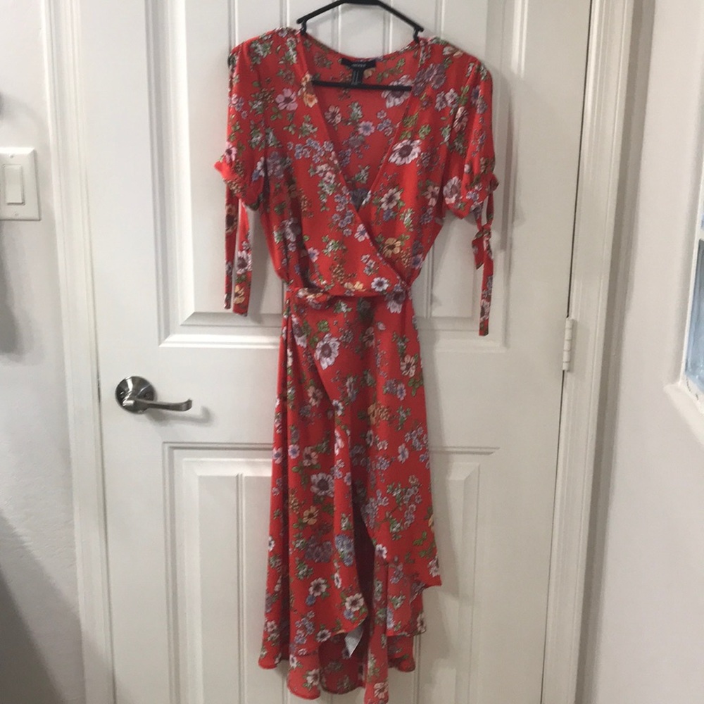 Red floral hi-low wrap dress 💃🏻